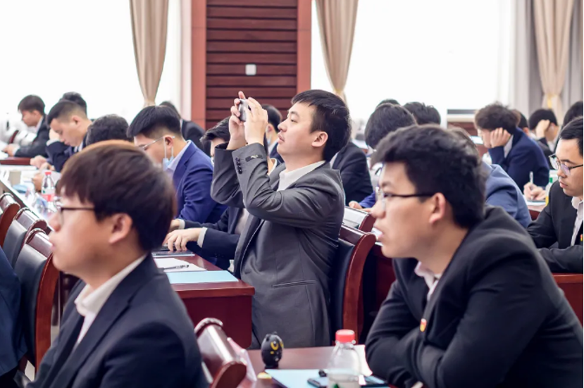 1618795436669931.png blob.png